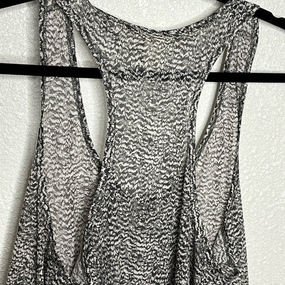 H & M Basic Razor Back Tank Top Sz Large - Picture 7 of 7